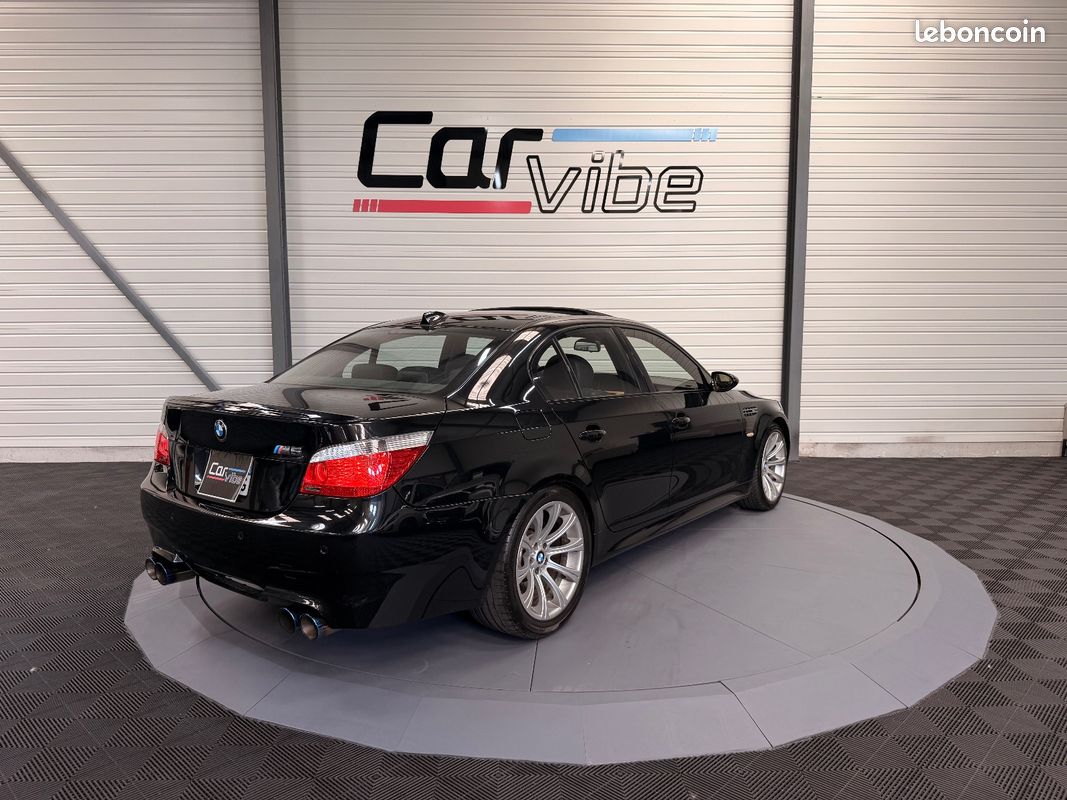 Bmw m5 e60 v10 - sieges chauffants av/ar - sieges av electriques - ciel de toit alcantara- toit ouvrant - g (image 3)
