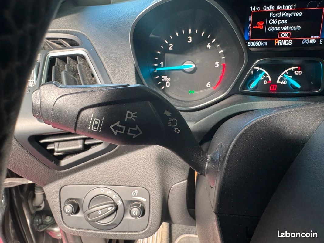 FORD KUGA 2.0 TDCi 180cv 4x4 Powershift ST-Line / CarPlay / Hayon Électrique / Caméra de Recul (image 29)