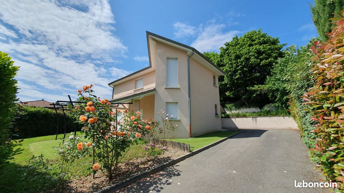 Maison 5 pièces 153 m² · à Bourgoin-Jallieu · 153 m² · 1 700 €