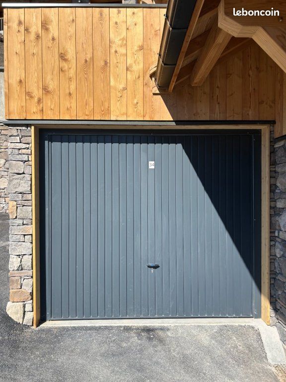Parking 14 m² · à Saint-Chaffrey · 14 m² · 25 000 €