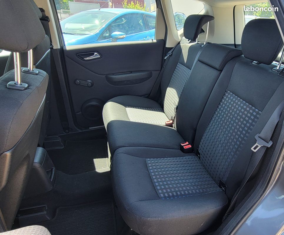 Mercedes benz classe a 180 cdi 2010 (image 15)