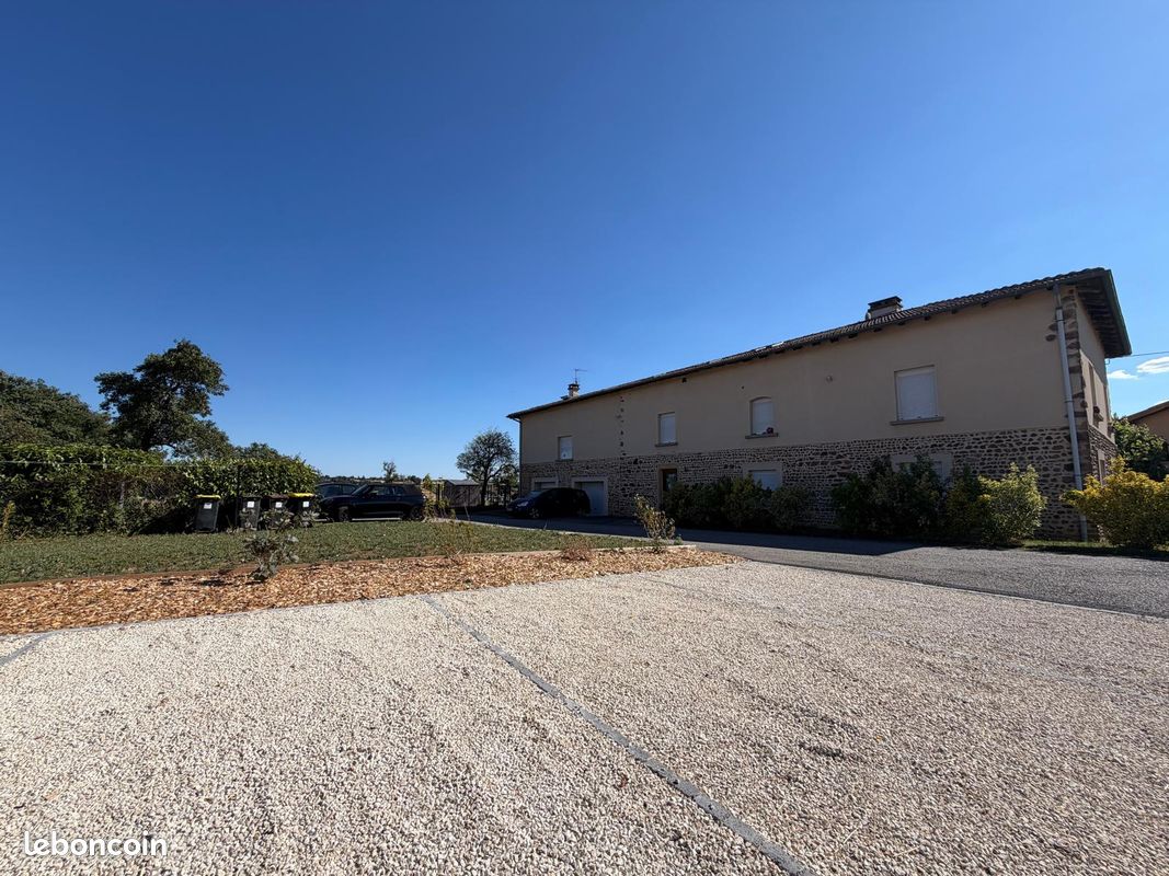 Immeuble 20 pièces 332 m² · à Perreux · 332 m² · 485 000 €