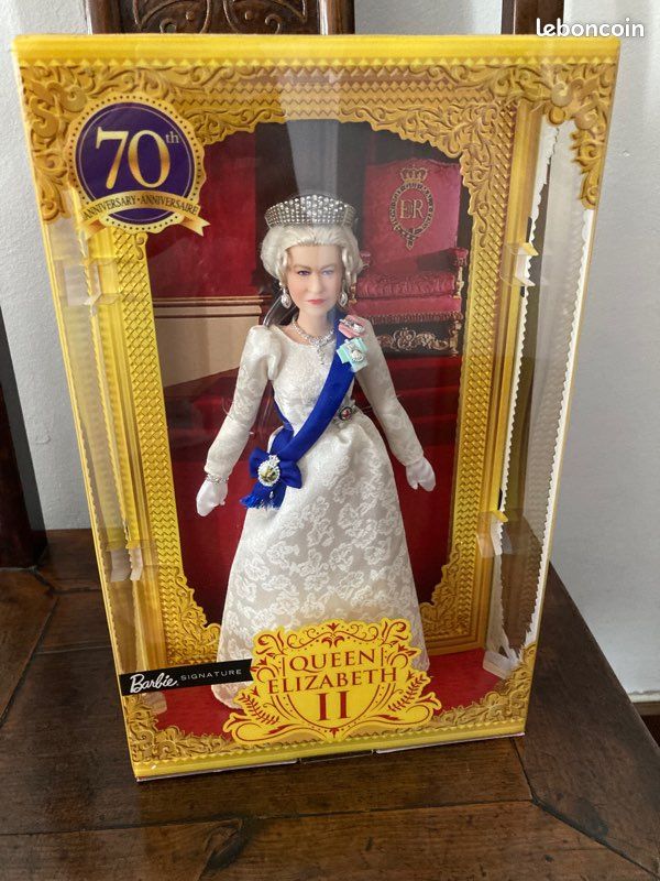 Barbie jubilé reine Élisabeth (image 3)