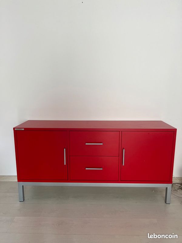 Meuble rouge (image 2)