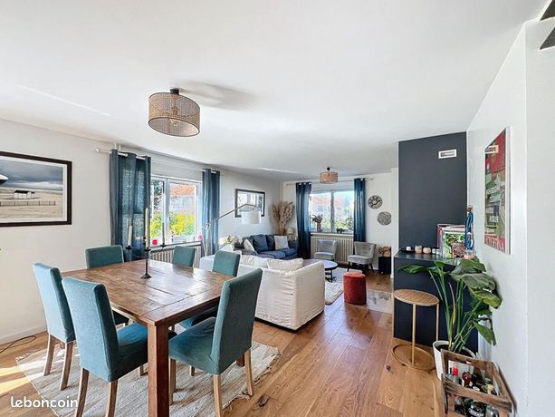 Maison 8 pièces 231 m²