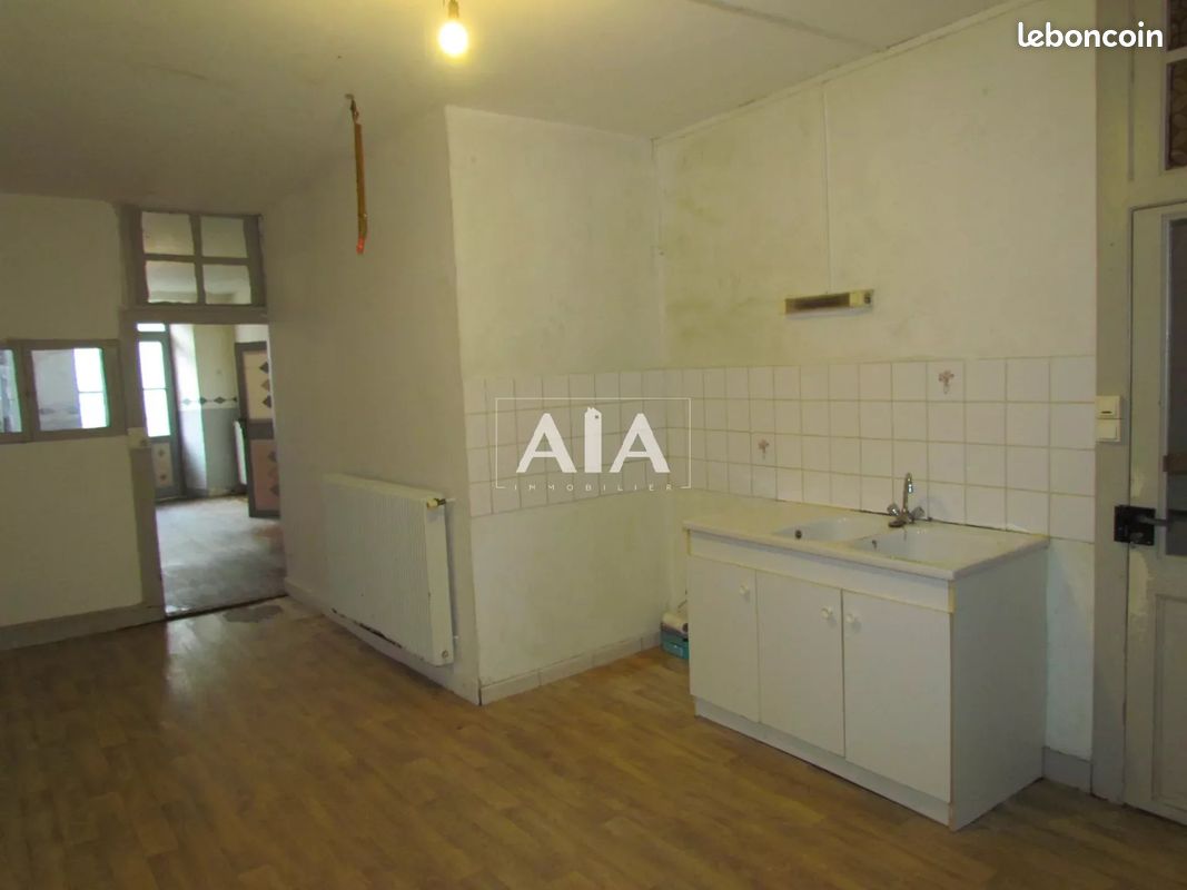 Maison de ville 4 pièces 97 m² - Ruffec 16700 (image principale 3)
