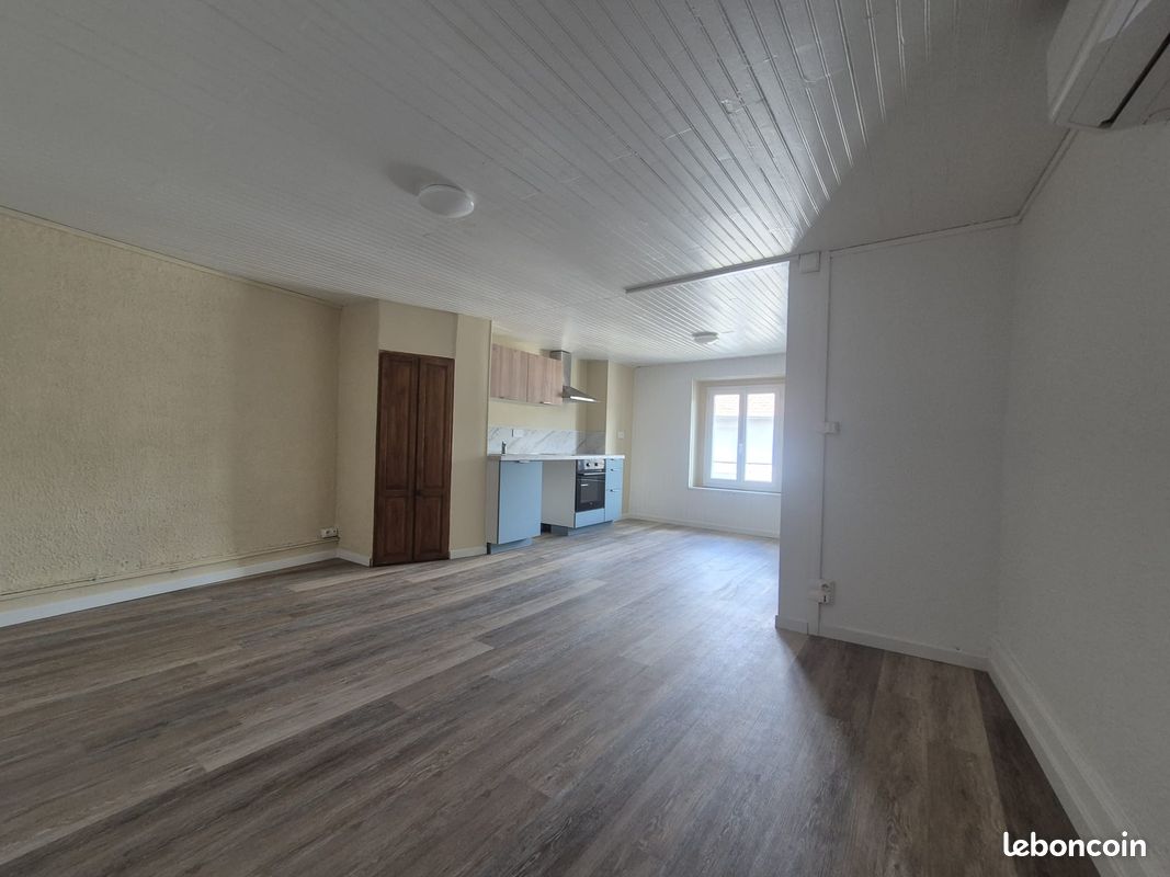 Appartement 3 pièces 65 m² · à Thiers · 65 m² · 480 €