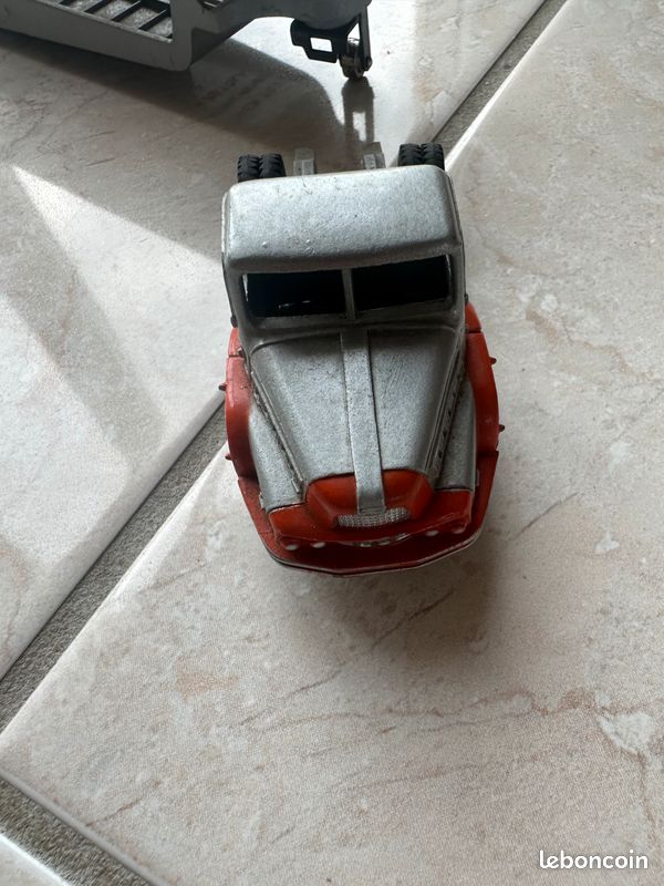 MERCEDES 190 SL DINKY TOYS PAR MECCANO (1/43) SANS BOITE sans pneus