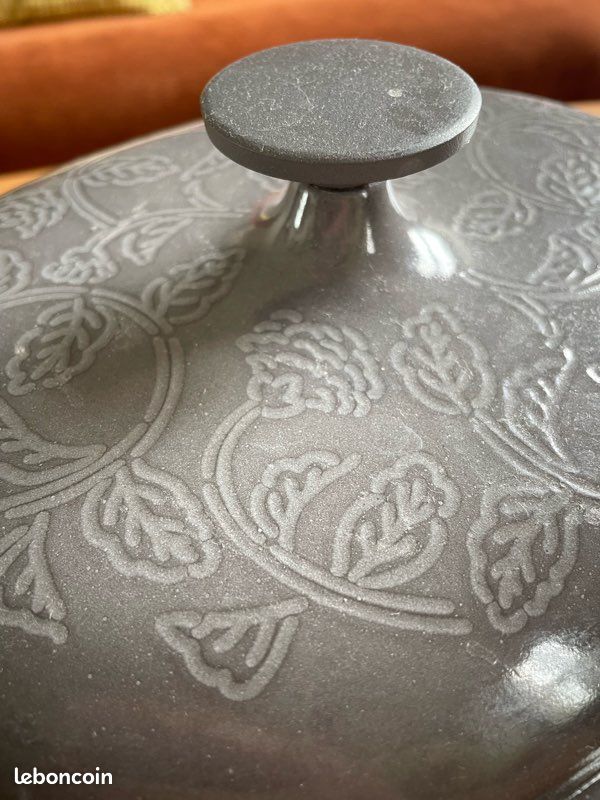 Cocotte le creuset « la mama » décor Fleury (image 3)
