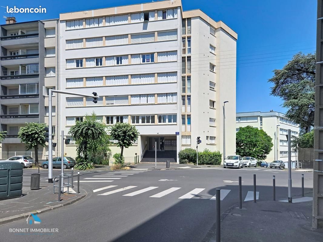 Appartement 3 pièces 70 m² · à Clermont-Ferrand · 70 m² · 123 000 €