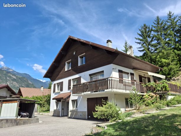 Maison 7 pièces 205 m²
