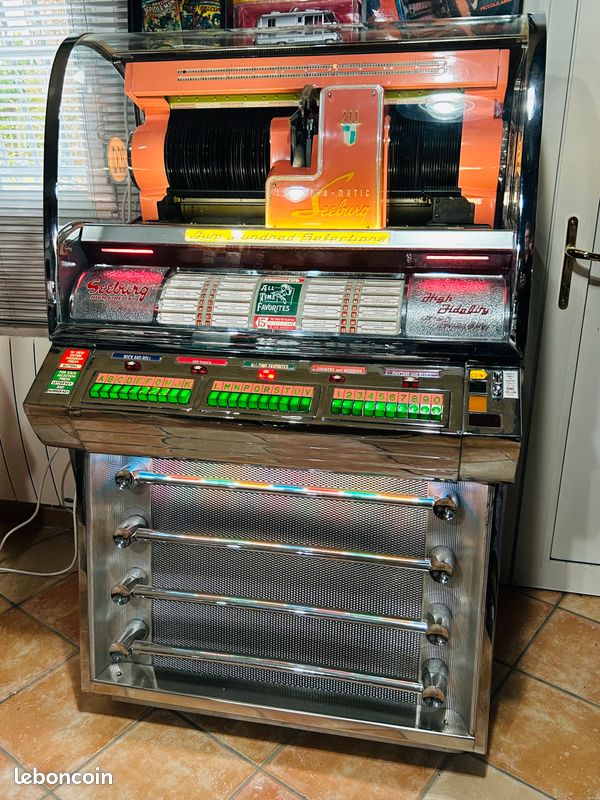 Juke Box SEEBURG VL200 + AMI Continental 1 - Collection