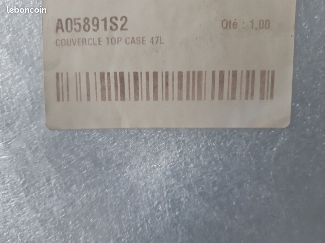 Couvercle top case 47l metropolis Peugeot neuf (image 3)