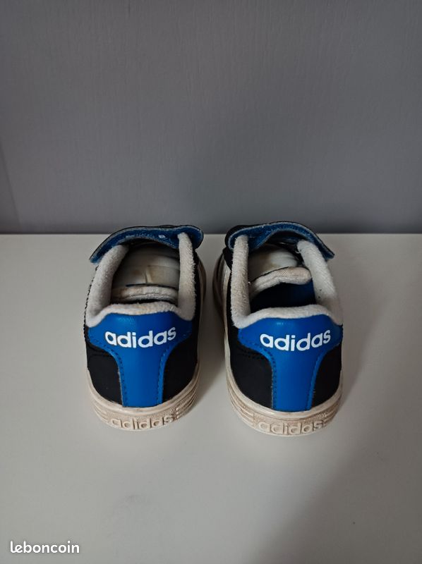 Baskets enfants Adidas pointure 21 (image 3)