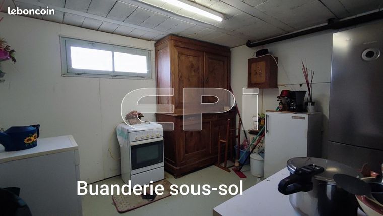 https://img.leboncoin.fr/api/v1/lbcpb1/images/35/ce/70/35ce704d59bbdc7d4b82e9b9e8ab85f09b7295c1.jpg?rule=ad-image