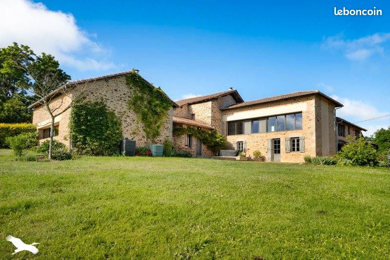 Maison 6 pièces 281 m² · à Rochechouart · 281 m² · 544 440 €