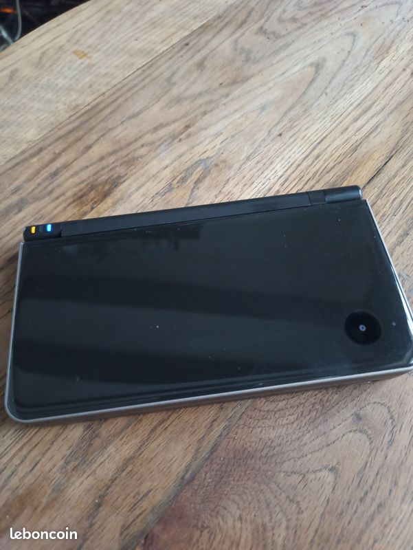 Nintendo DSi XL (3 consoles pouvant etre vendues à l'unité) (image 2)