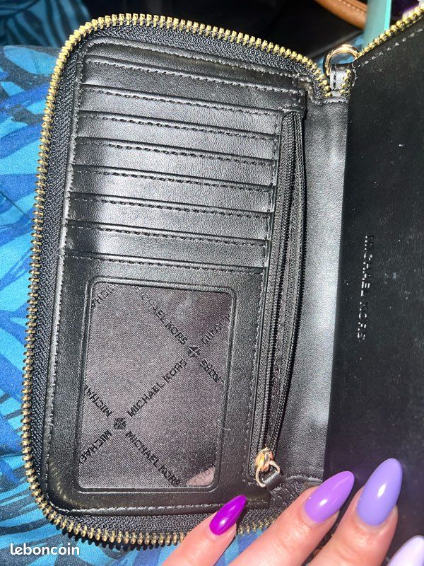Portefeuille Michael Kors noir et blanc (image 2)