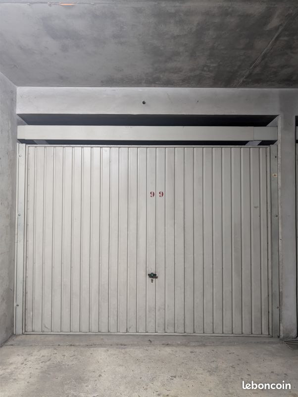 Parking/box Marseille · 170 €/mois