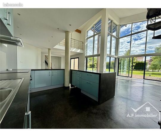 Villa 5 pièces 185 m²