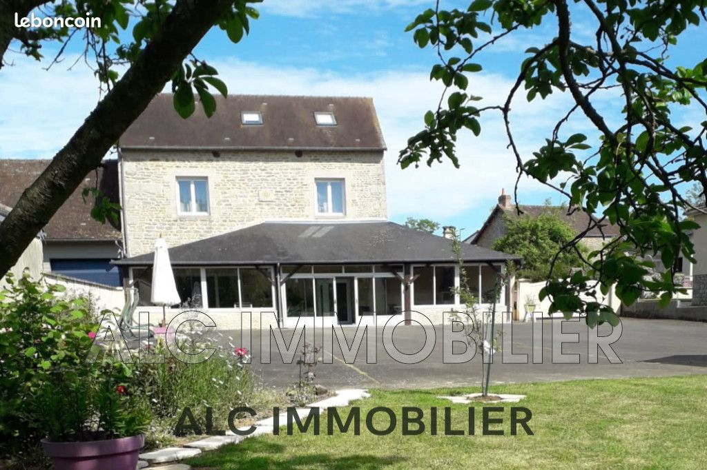Maison 7 pièces 891 m² · à Damigny · 891 m² · 438 000 €
