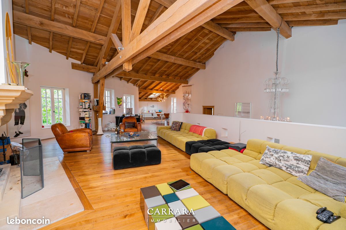 Maison 12 pièces 453 m² · à Vaux · 453 m² · 785 000 €