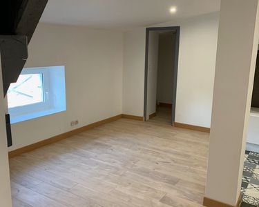 Location t2- carcassonne