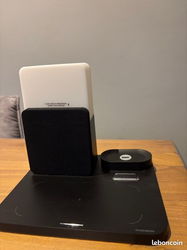 Station De Charge sans Fil 4 en 1 avec Réveil Lampe De Chevet, 10 W Certifié QI Compatible avec Iphone/Samsung pour Apple Watch/Smart Watch Airpods,Noir (image 1)