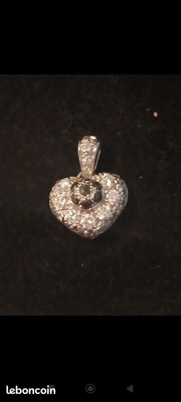 Très jolie pendentif en or blanc et diamants (image 2)