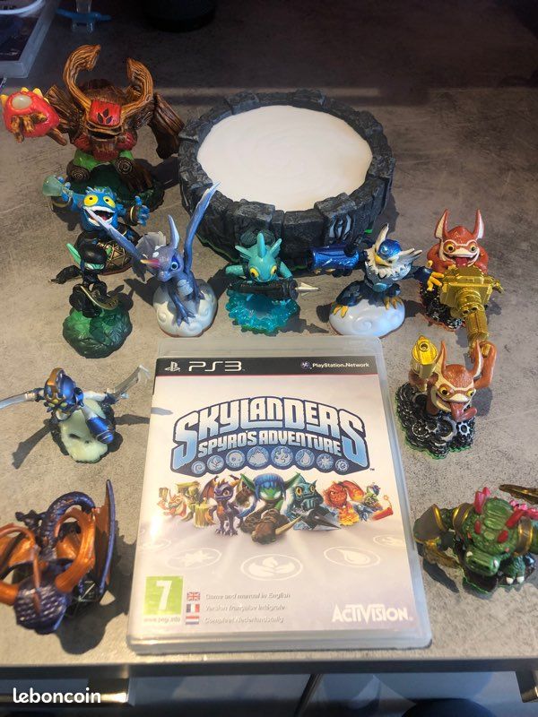 Skylanders Spyro ´s Adventure sur ps3 complet 11 figurines