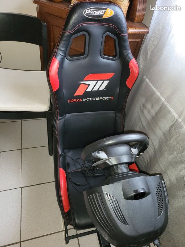 PlaySeat Volant Thrustmaster + Siège (image 1)