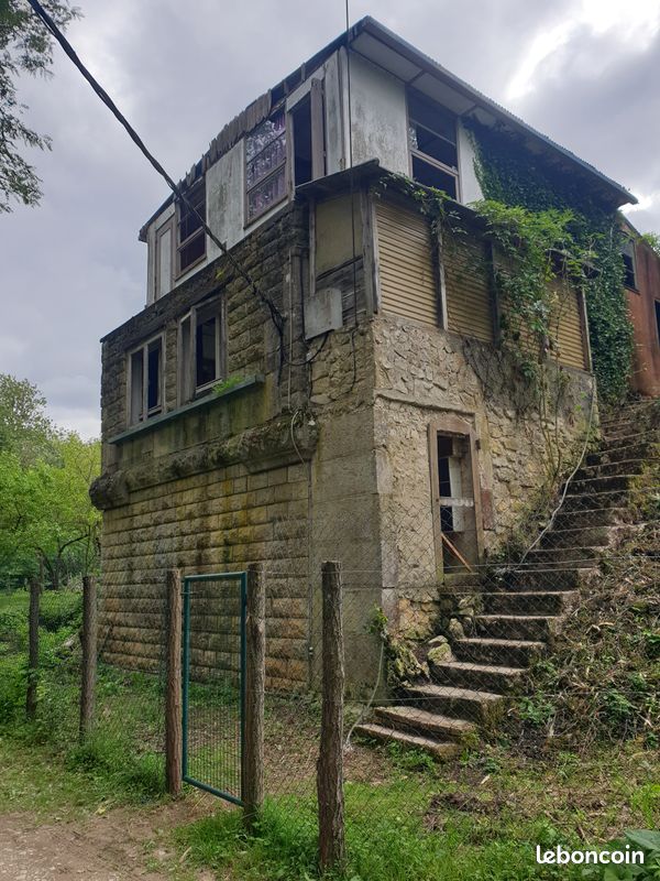 Maison 5 pièces 90 m² · à Pontigny · 90 m² · 29 000 €