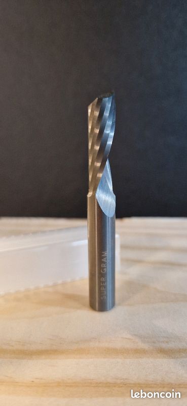 Fraise hélicoïdale z1 diamètre 10 (image 1)