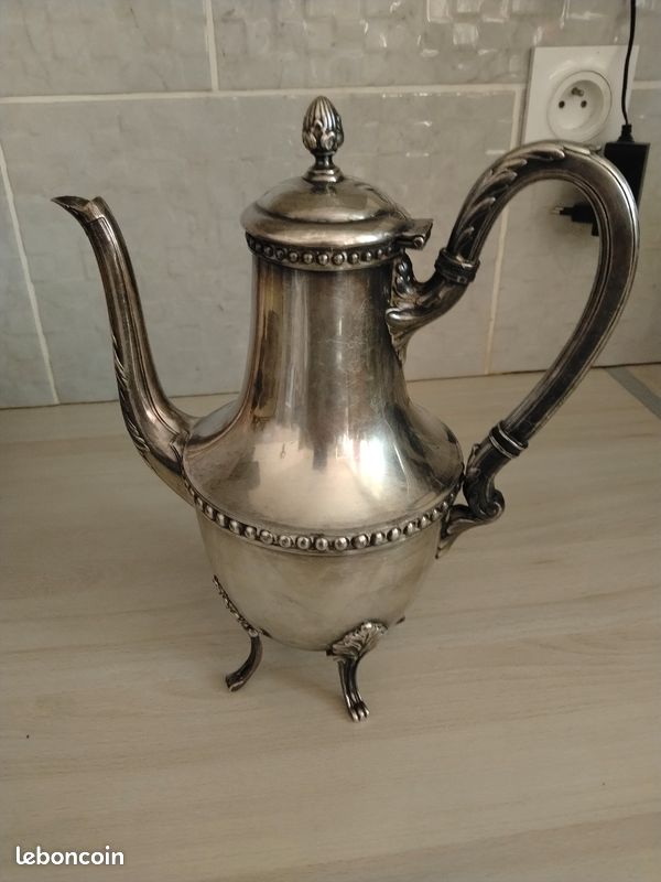 Théière ancienne en argent massif (image 2)