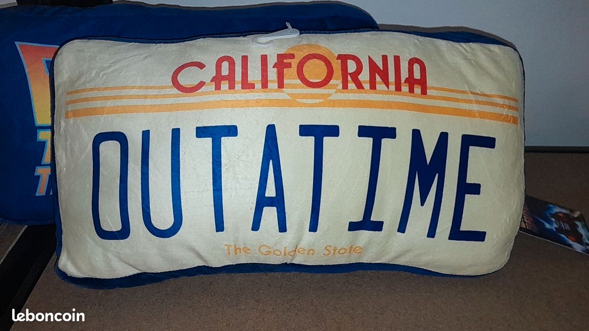 Coussin Déco Outa Time – Retour vers le Futur 23×40 cm (image 3)