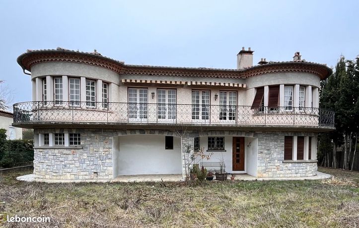 Villa 10 pièces - 5 chambres- 240 m² habitable