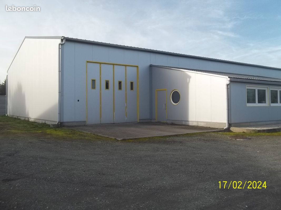 Local commercial 1 pièce 70 m² · à Bonneval · 70 m² · 360 €/mois