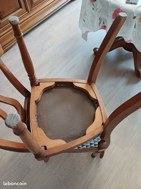 A vendre lot de 4 chaises merisier (image 3)