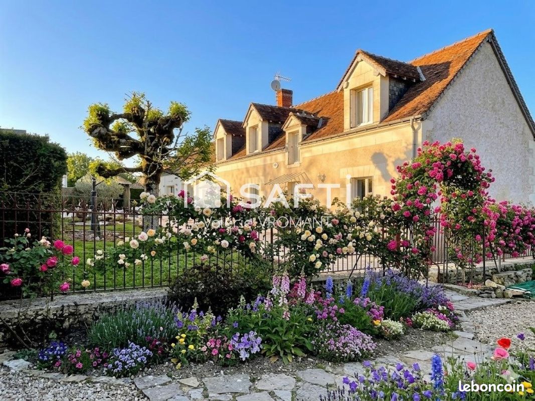 Maison 7 pièces 252 m² · à Luzillé · 252 m² · 520 000 €