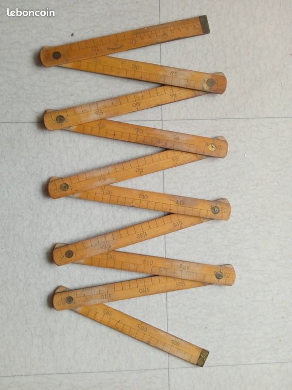 Double mètre pliant en bois (image 1)