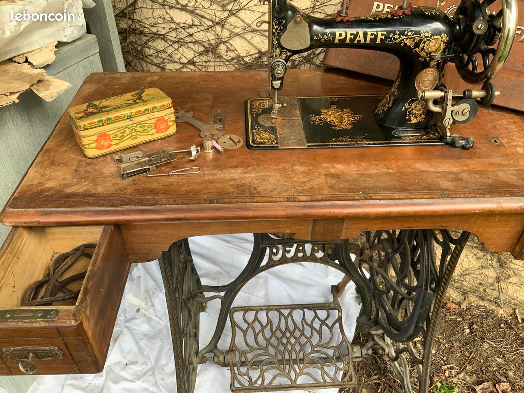 Machine à coudre 1910 PFAFF avec boîte d’outil d’origine (image 2)