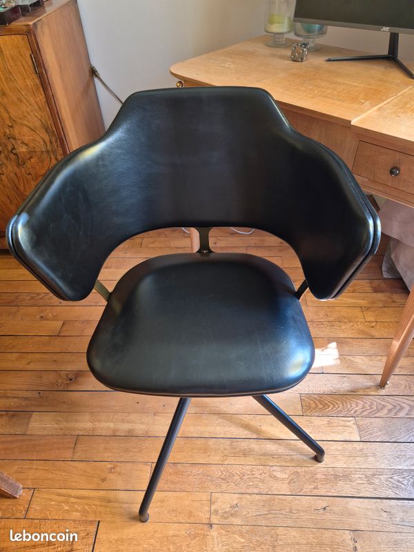 Fauteuil design scandinave ISKU MyFlow – cuir noir & bois – Vertti Kivi (image 2)