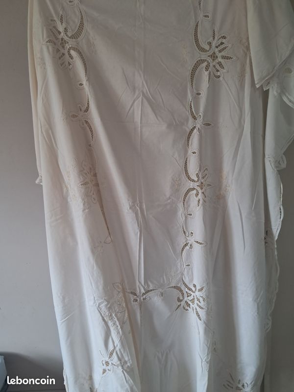 Nappe brodée écru 160x240cm 12 serviettes brodées (image 2)