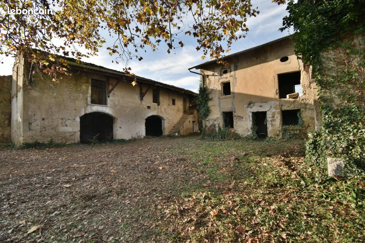 Maison 1 pièce 200 m² · à Saint-Paul-lès-Romans · 200 m² · 175 000 €
