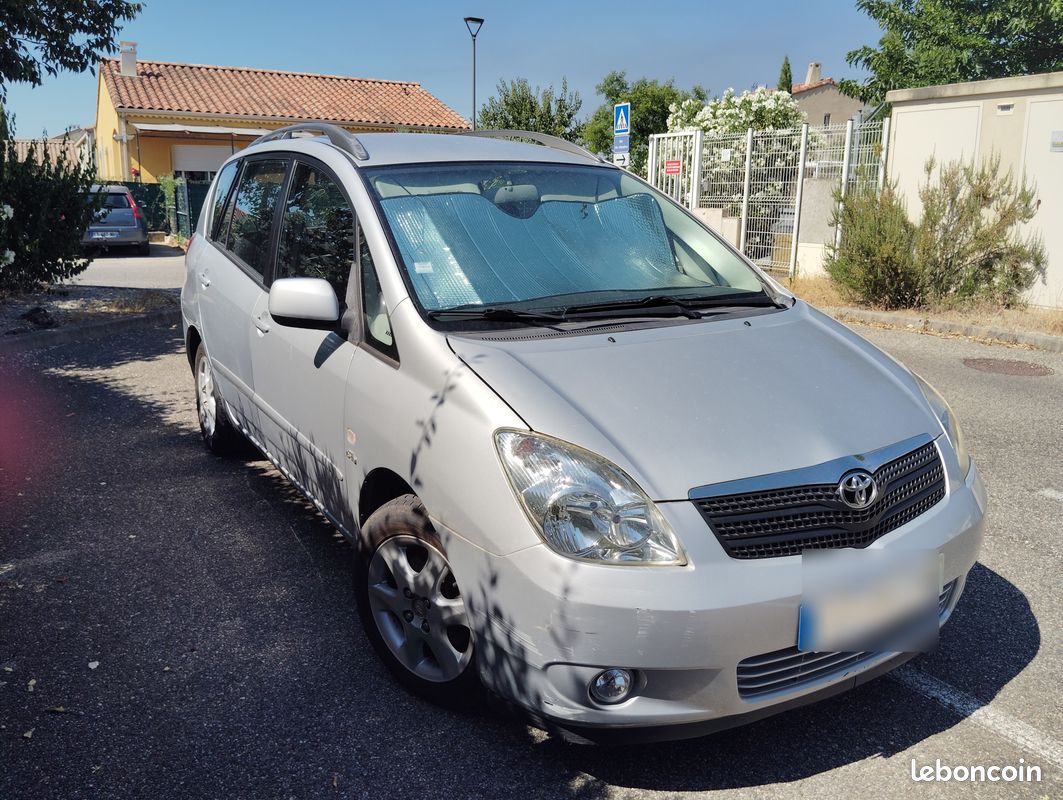 Voiture Toyota COROLLA VERSO (image 4)