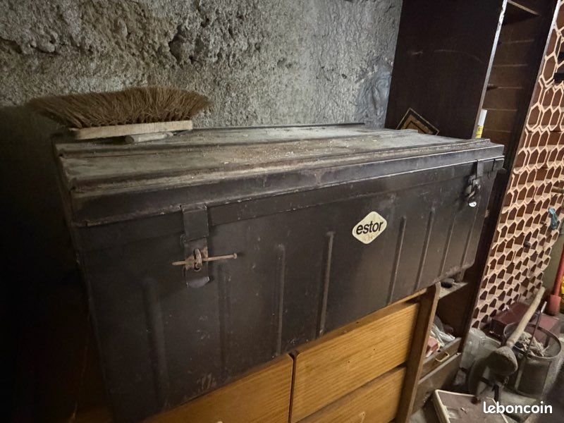 Coffre métallique ancien ESTOR – atelier / industriel (image 1)