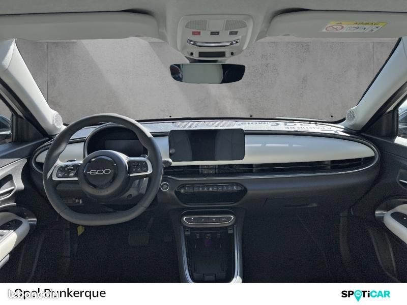 Fiat 600 1.2 Hybrid Turbo 110ch La Prima eDCT6 Step 2 (image 23)