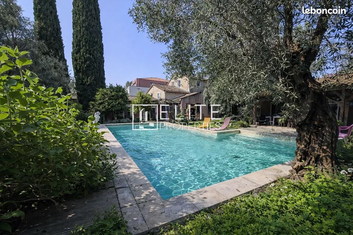 Maison 9 pièces 296 m² · à Grasse · 296 m² · 790 000 €