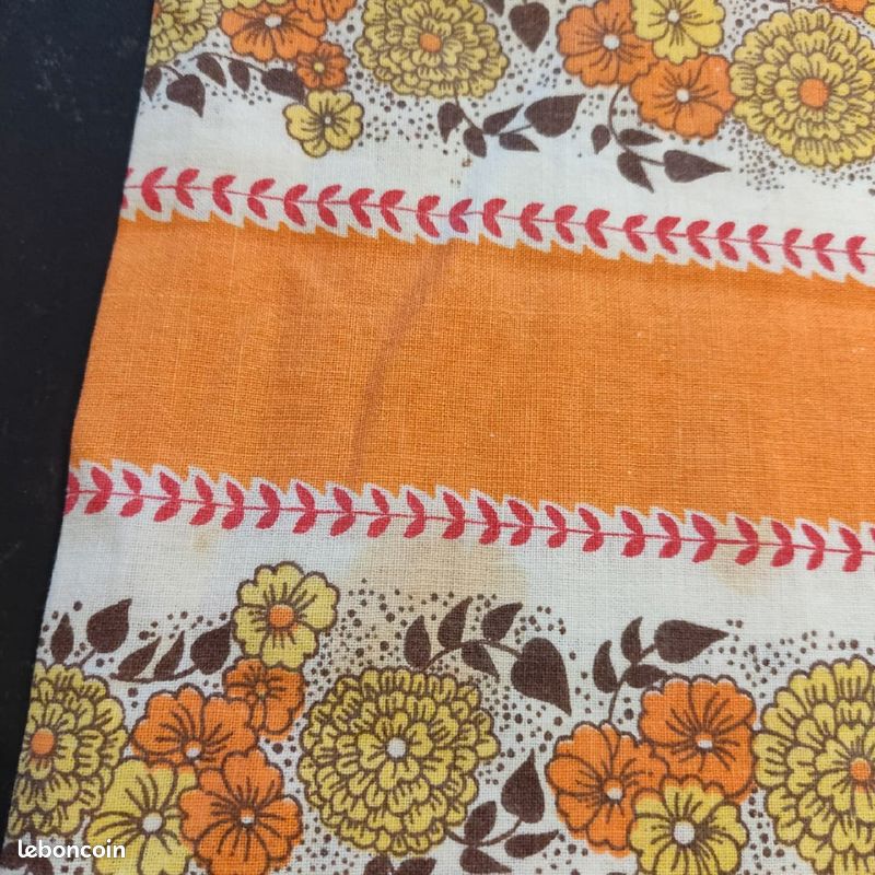Nappe carrée fleurie (image 2)