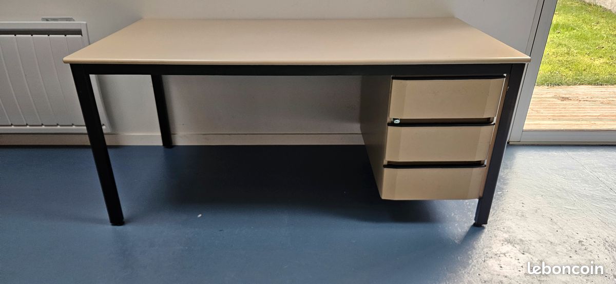 Bureau qualité professionnelle vintage (image 2)